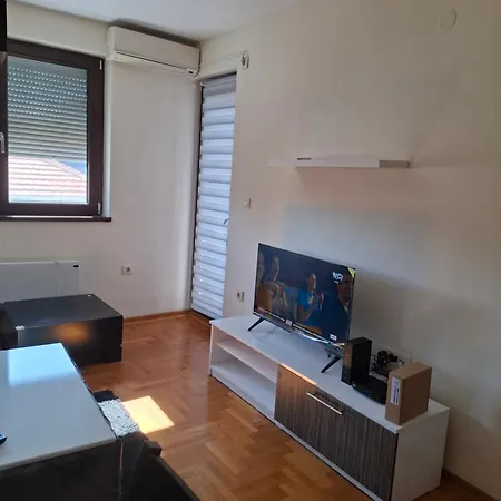 Queen Delux Daire Ni