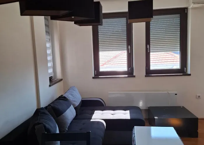 Queen Delux * Ниш